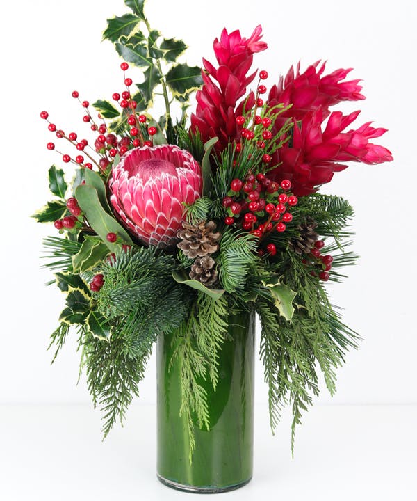 Christmas Tropicana Deluxe It's Christmas in California with this combination of jaw-dropping tropical flowers and holiday greens.
Standard: 10x4