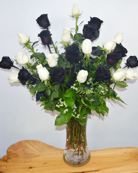 24 Black and White Roses